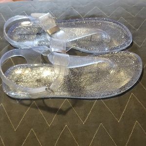 GIRLS AMERICAN EAGLE CLEAR SANDALS